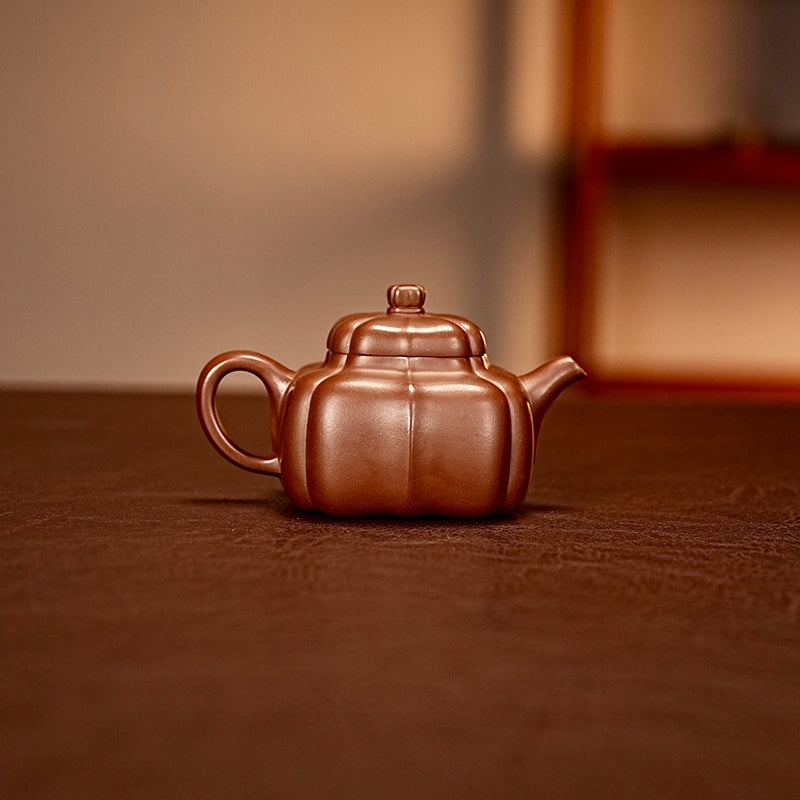 "Golden Melon" Ribbed Teapot