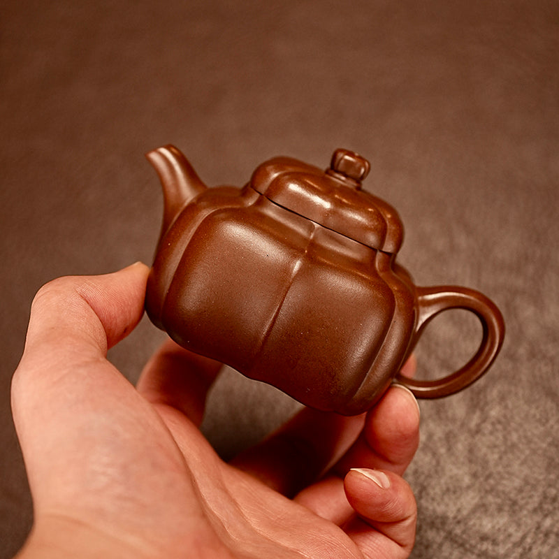 "Golden Melon" Ribbed Teapot