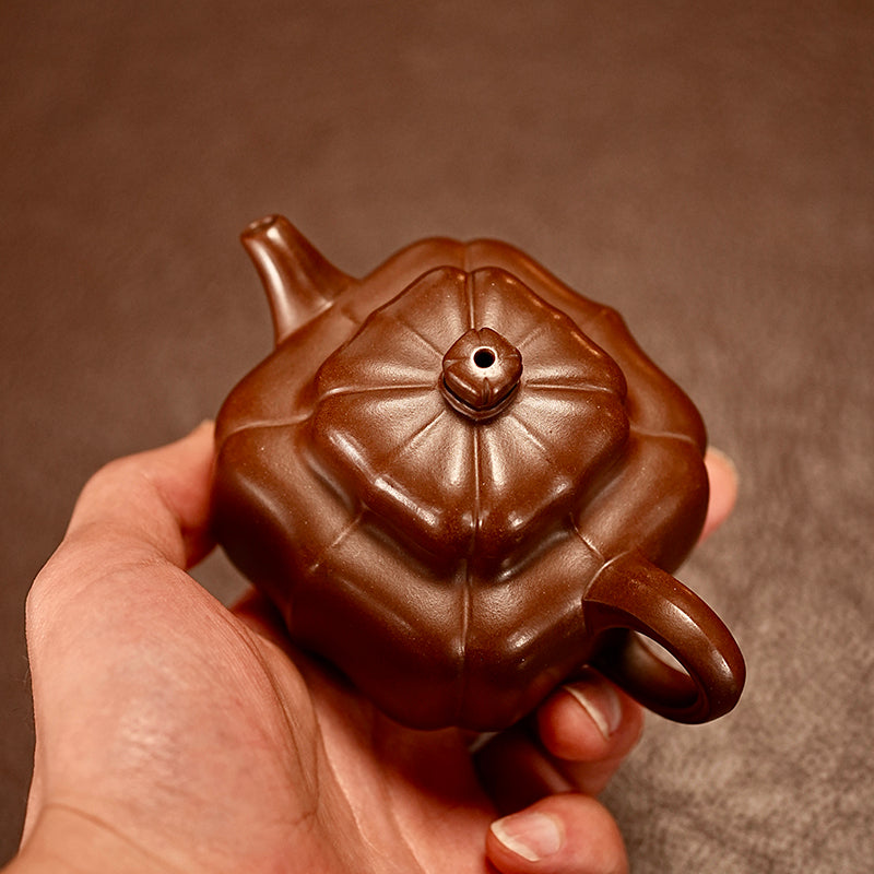 "Golden Melon" Ribbed Teapot